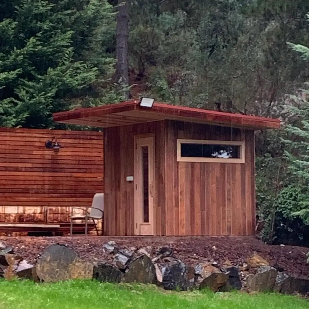 Design Most Popular Cheap Canadian Red Cedar Wooden Hot Rock Outdoor Sauna Steam Room