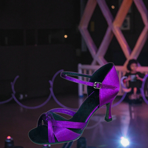 Scarpe classiche da ballo cubano Salsa latina per donna viola e marrone chiaro satinato in materiale 7.3cm tacco morbido Sole fatto a mano - Product Image 3