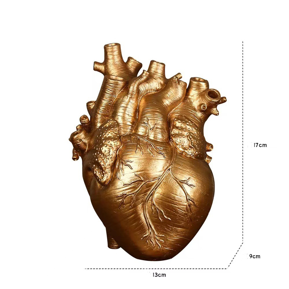 Piccolo vaso da fiori a forma di cuore color oro