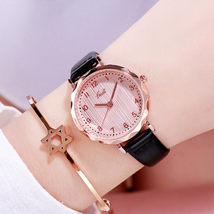 Montre à quartz élégante pour femme, boîtier en or rose, bracelet en cuir, montre-bracelet décontractée - Product Image 4