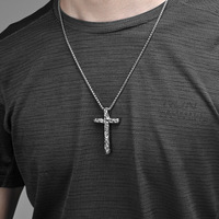 Liontin Salib Vintage Baja Anti Karat Motif Palu Cekung Cembung Punk, Perhiasan Kalung Fashion Kristen untuk Pria Grosir