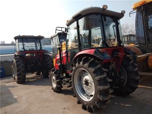 Tracteur à roues LT404E Direction hydraulique Cabine en option Force de levage de 6,64 kN Conception compacte - Product Image 3