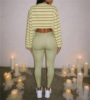 Ensemble deux pièces pour femmes, haut à manches longues à col en V avec imprimé rayé tendance, t-shirts et pantalon skinny