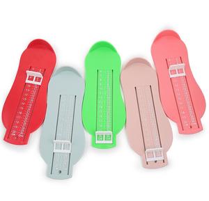 Calibro di misurazione del piede in plastica promozionale in negozio per bambino - Product Image 1