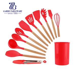 Set di 12 Utensili da Cucina in Nylon Rosa, Strumenti per Cucinare Antiaderenti e Altri Attrezzi da Cucina con Manici in Legno - Product Image 4