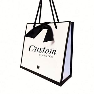 Sacs cadeaux pliables personnalisés avec logo pour vêtements et chaussures, avec poignée en corde, sacs shopping en papier premium pour le transport de bijoux - Product Image 1