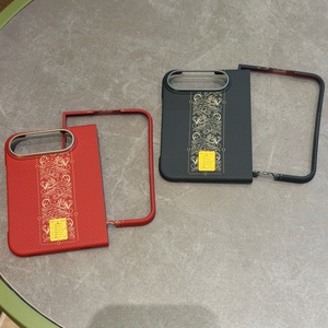 เคสโทรศัพท์แบบแม่เหล็กเนื้อคาร์บอนไฟเบอร์ด้าน สำหรับ iPhone รองรับการชาร์จไร้สายแบบคู่  บางเฉียบ ผลิตจาก PC แข็งแรง ทนทานต่อแรงกระแทก - Product Image 2