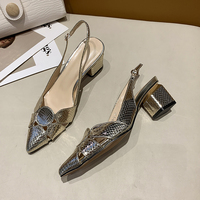 Sandales pointues ajourées tendance avec brides arrière rétro pour le quotidien – Chaussures à talons hauts pour femmes