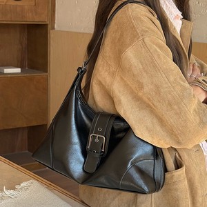 Sac messager vintage pour femme, noir uni, fermeture éclair, portable, usage quotidien, hiver 2025 H9053 - Product Image 1
