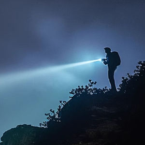 Lampe de poche en alliage d'aluminium Bande lumineuse latérale COB Projecteur intégré 18650 Batterie Lumière rouge Chargement USB Lampe <span class=keywords><strong>LED</strong></span> Torche d'éclairage - Product Image 3