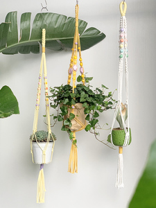 Ornement <span class=keywords><strong>de</strong></span> <span class=keywords><strong>pot</strong></span> <span class=keywords><strong>de</strong></span> <span class=keywords><strong>fleurs</strong></span> en macramé artisanal Art déco avec pompon en fibre naturelle Fil <span class=keywords><strong>de</strong></span> coton <span class=keywords><strong>de</strong></span> 1 mm Décoration <span class=keywords><strong>de</strong></span> pièce pour utilisation en extérieur - Product Image 2