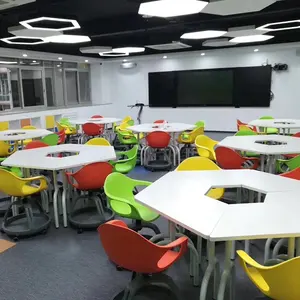 เฟอร์นิเจอร์ที่เรียบง่ายและสวยงามสำหรับห้องเรียนโต๊ะทำงานและเก้าอี้ของนักเรียน
