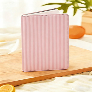 Quaderno con Copertina a Righe in Carta Rosa Personalizzata, Pagine Interne Personalizzabili, Regalo per <span class=keywords><strong>Ragazze</strong></span> - Product Image 1