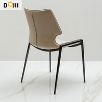 Chaises de salle à manger nordiques de luxe légères Chambre minimaliste Confortable Jambe en acier Dossier ergonomique Dojii Accent Chaise en cuir selle