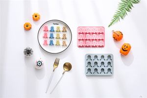 Moldes de Silicona para Pasteles con Diseño de Fantasmas, Reutilizables, de Grado Alimenticio, Lindos Moldes Magnéticos de Silicona para Chocolate, Dulces y Hielo - Product Image 5