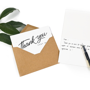 Jeu de cartes de remerciement vierges pliées de 4x6 pouces personnalisées au design minimaliste de mariage avec enveloppes kraft et autocollants assortis - Product Image 2
