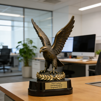 Trophée Aigle Gravé Personnalisé avec Branche d'Olivier, Statue d'Aigle en Bronze Personnalisée pour Récompenses et Reconnaissance, Résine Faite à la Main