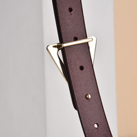 Ceinture fine en cuir pour femme, ajustable, noire, avec triangle doré en alliage, style décontracté, pour cintrer la taille – Grande Vente