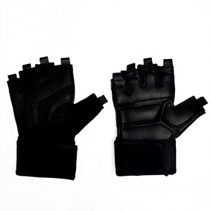 ถุงมือยิมแบบครึ่งนิ้วสีม่วง หนัง PU สายรัดข้อมือปรับได้ ถุงมือยกน้ำหนักออกกำลังกาย สำหรับทุกเพศ - Product Image 2