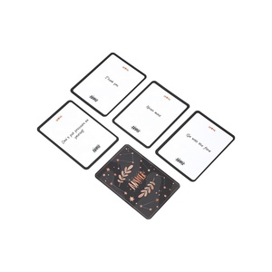 Carte <span class=keywords><strong>de</strong></span> <span class=keywords><strong>jeu</strong></span> imprimée personnalisée répondant aux questions tout en s'amusant en papier durable - Product Image 2