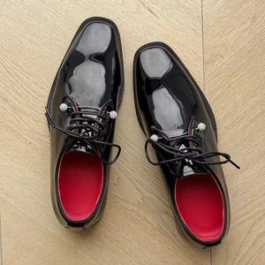 <span class=keywords><strong>Scarpe</strong></span> eleganti <span class=keywords><strong>da</strong></span> <span class=keywords><strong>uomo</strong></span> in pelle di alta gamma, <span class=keywords><strong>scarpe</strong></span> in pelle lucida con suola rossa, <span class=keywords><strong>scarpe</strong></span> formali <span class=keywords><strong>da</strong></span> <span class=keywords><strong>sposo</strong></span> con suola spessa e lacci. - Product Image 5