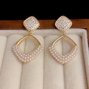 Conception populaire sens luxueux simple cuivre et Zircon micro-incrusté géométrique diamant perle boucles d'oreilles célébrité mode - Product Image 3