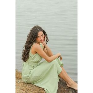 Robe midi sexy et élégante à col en V, sans manches, avec bordure coquillage, de haute qualité et à prix abordable - Product Image 4