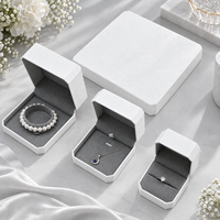 Ensemble de boîtes d'emballage pour bijoux avec logo personnalisé |   Boîte cadeau de luxe en velours et cuir PU pour bague, collier et bracelet
