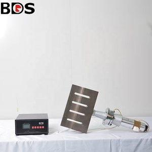 Máquina de Soldadura Ultrasónica de Plástico de 15K 2600W para Soldar Tarjetas PSA y Estuches para Colección de Monedas - Product Image 4
