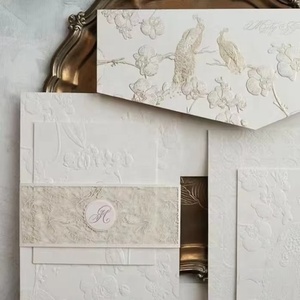 Ensemble d'invitations de mariage en papier d'art de luxe <span class=keywords><strong>personnalisé</strong></span>, papier premium 600 g/m², design floral en relief 3D avec <span class=keywords><strong>impression</strong></span> en creux - Product Image 1