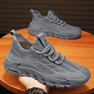 Comfortable new men's sports shoes with breathable <b>laces</b> and running shoes are suitable for all seasons of winter and spring. - Product Image 2