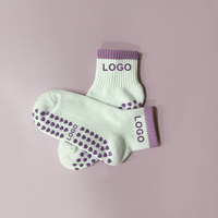 Chaussettes de trampoline personnalisées antidérapantes avec logo, compression et volants pour enfants, idéales pour le yoga et le Pilates