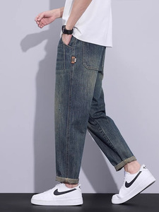 Jeans pour hommes <span class=keywords><strong>Kuti</strong></span> Hem en denim, coupe ample, avec détail de bordure 'Small House', vente en gros - Product Image 2