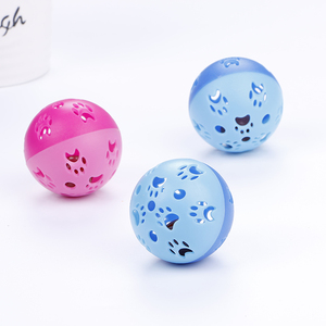 Palla Giocattolo per Cani e Gatti in Plastica con Campanello da 5cm, Vari Colori, Economica e Adorabile - Product Image 2