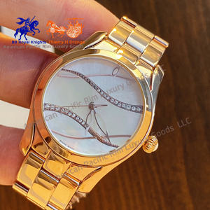 Cadran en diamant compact, exquis, luxueux et à la mode de qualité 5A avec une lumière dorée scintillante, montre à quartz pour femme - Product Image 1