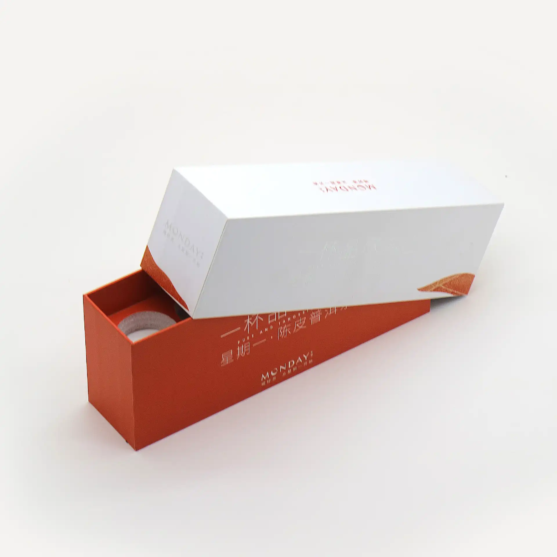 การออกแบบพับที่กำหนดเองจุติปฏิทินลิปบาล์มหลอดกระดาษทำขึ้นของขวัญเครื่องสำอางกล่องบรรจุภัณฑ์