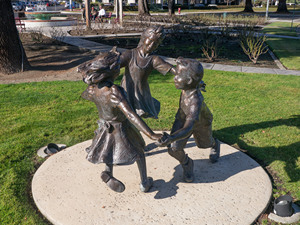 Scultura da Giardino in Bronzo di Donna Danzante, <span class=keywords><strong>Arte</strong></span> in Metallo Fuso con Corpo Sottile, Altezza 1,8m - Product Image 3
