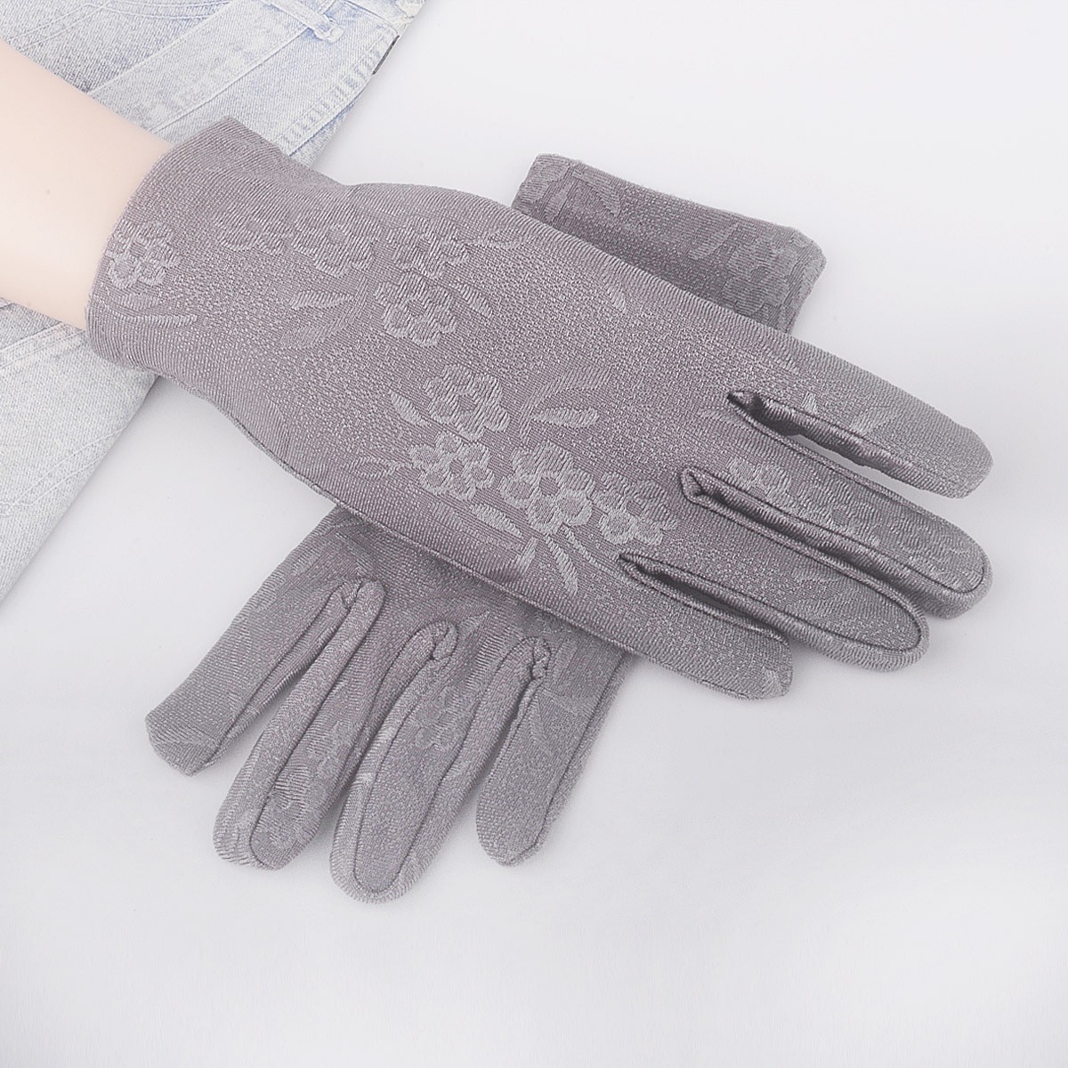 Nouveaux gants de couleur mauve