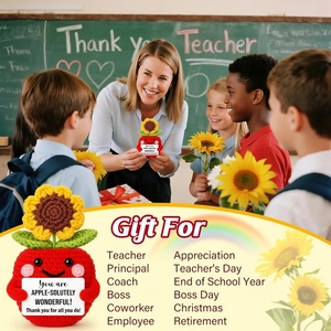 Idées de cadeaux de remerciement pour la Journée des enseignants, cadeaux de remerciement en forme de pomme et de tournesol au crochet pour les enseignants, les infirmières et les collègues - Product Image 4