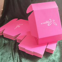 50pcs personnalisé découpé boîte postale Carton plat Pip noir expéditeur boîtes d'affranchissement avec Logo