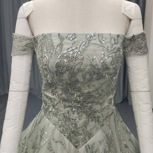 ANY236 Hermoso Vestido de Noche con Cuello Barco, Lentejuelas Verdes y Patrón de Encaje para Mujer - Product Image 4