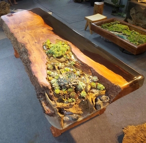 Table en bois massif pour hall d'hôtel et projets de design d'intérieur – Table rivière en bois massif à bord naturel et résine époxy sur mesure - Product Image 1