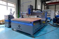 Machine de fraisage CNC à changement d'outil automatique pour le bois, l'acrylique et l'aluminium 1325 avec collecteur de poussière