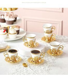 Ensemble Tasse à Thé en Céramique Dorée et Soucoupe Exquise – Niveau d'Élégance Supérieur pour le Thé Anglais à la Maison – Tasse à Café Luxe Léger - Product Image 6