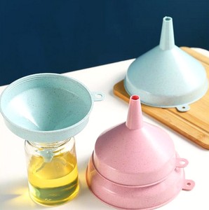 <b>Kitchen</b> Oil Wine <b>Funnel</b> Practical Wheat Straw <b>Funnel</b> Pour Transferring Liquid Oil Household Wine Vessel Liquid Oil <b>Funnel</b> - Product Image 5