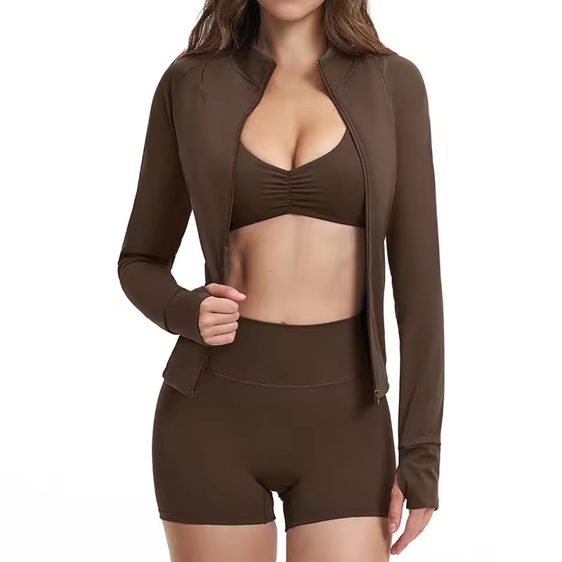 Pantaloncini+reggiseno+giacca caffè