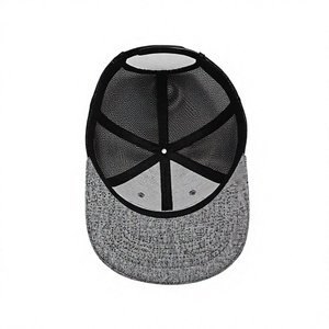 Casquette Trucker à 6 Panneaux Structurée et Respirante avec Dos en Maille, Patch Brodé Ajustable, Fabriquée au Vietnam, Idéale pour Tenue Décontractée et Services Professionnels - Product Image 4