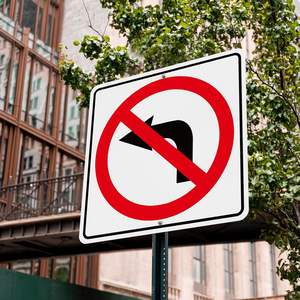 Señal de giro a la izquierda sin agujeros preperforados reflectantes de grado ingeniero señalización de tráfico de aluminio para coches camiones Road Street - Product Image 1