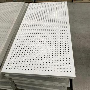 DEGOTONE Modell 1200 Moderne Quadratische Perforierte Gipskartonplatten Akustikpaneele Mikroporen-Löcher Papieroberfläche Schallabsorption 4x8 5+ - Product Image 6