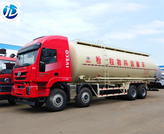 25CBM Cylinder Shaped Transportation Dry Powder Bulk Cement Tank Truck 8x4 Long Power Air Gross